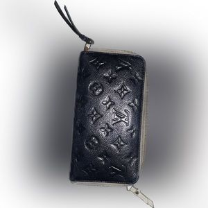 Black Louis Vuitton empreinte wallet
